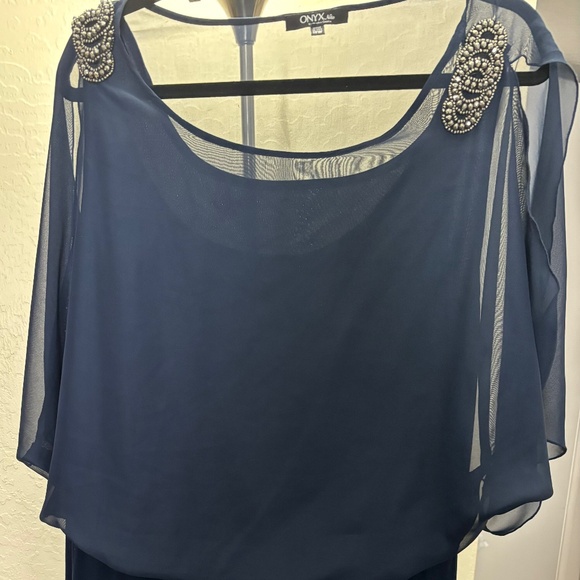 Plus Size Onyx Nite Gown - Picture 2 of 4